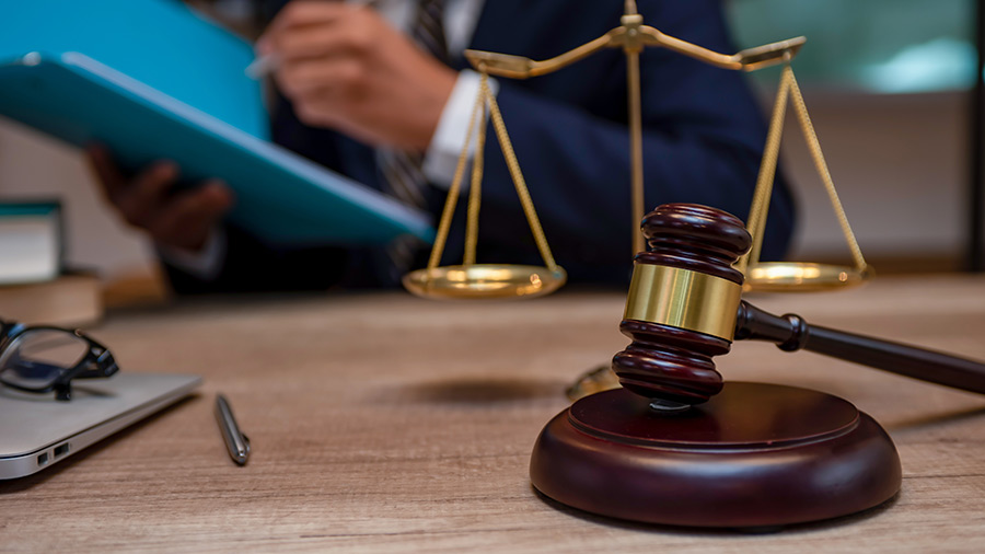 gavel-and-sclaes-of-justice