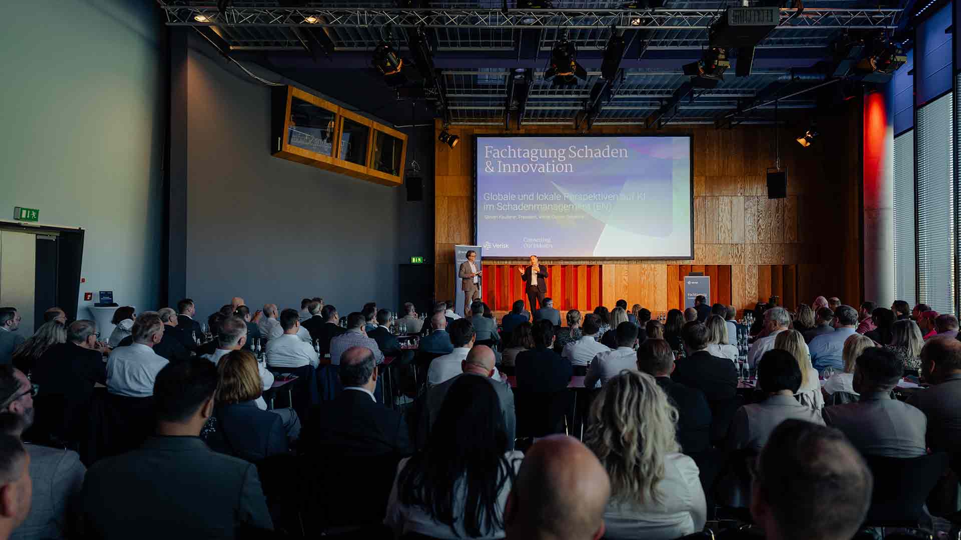 Mehr-als-130-Branchenexpertinnen-und_web