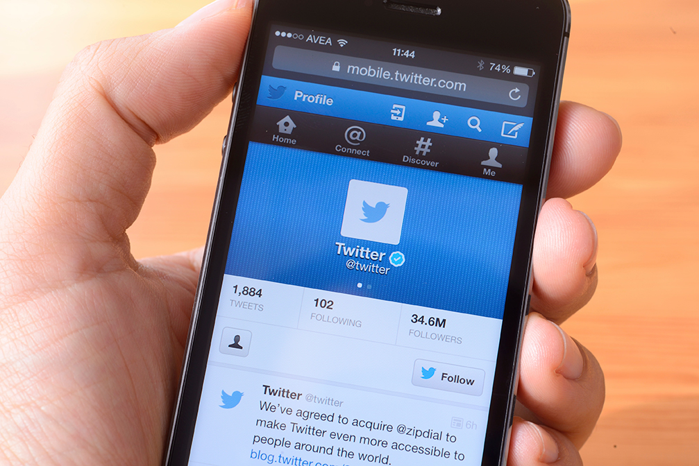twitter UBI hand web